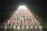 World Record Tesla Light Show – 1,150 Cars in Perfect Sync